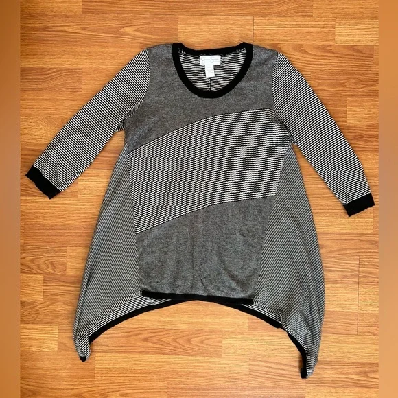 Jessica Simpson Black and White 3/4 Sleeve Maternity Sweater size Small - Picture 5 of 7